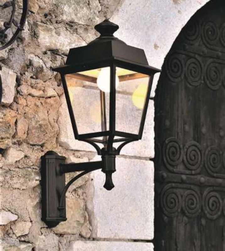 Landhaus Aussenleuchte aufrecht